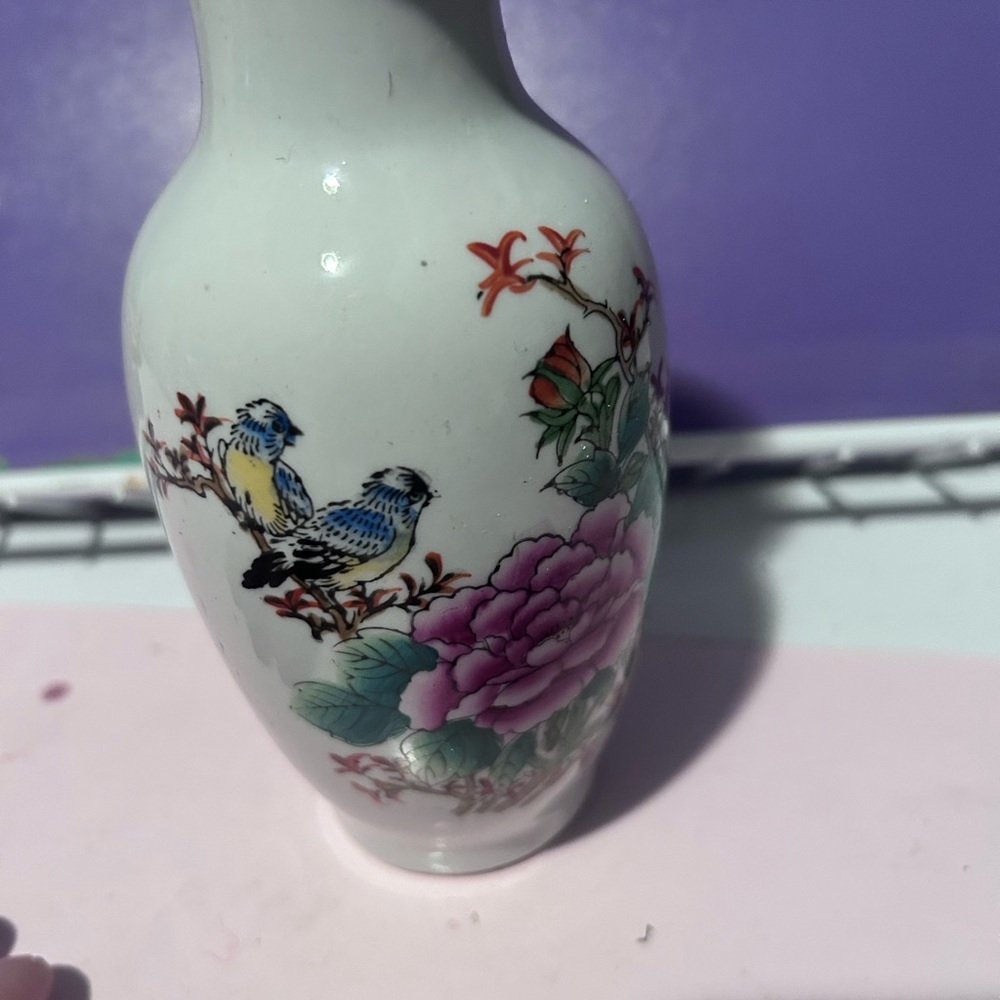 A small Chinese porcelain vase with famille rose and bird decorations- preloved